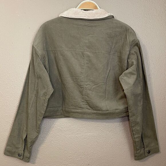15. HYFVE Cropped Sherpa Lined Corduroy Jacket Size M - Picture 6 of 9